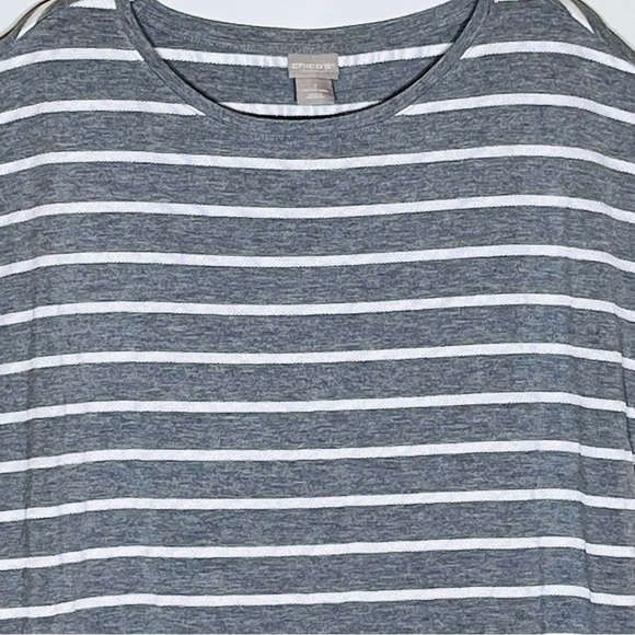Chico’s Zenergy Grey and White Striped Short Sleeve shirt Women’s 12 /14 - Picture 5 of 6